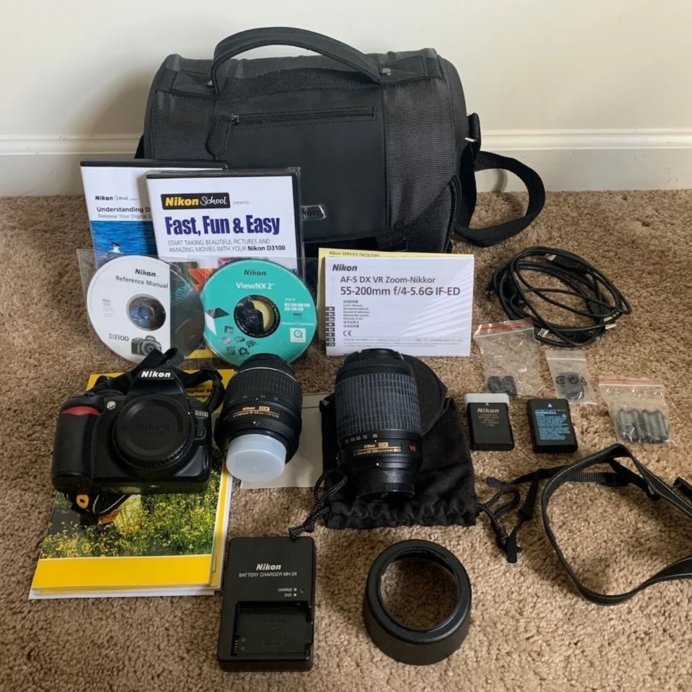 Nikon D3100 full set with 3 lens (50mm, 18-55mm, 55-200mm)